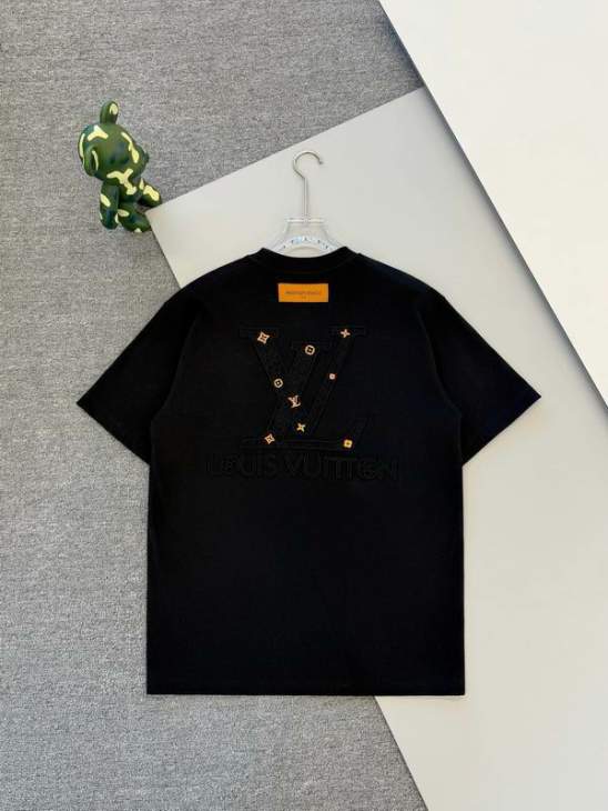 Picture of Louis Vuitton T Shirts Short _SKULVS-XLm6tx997239